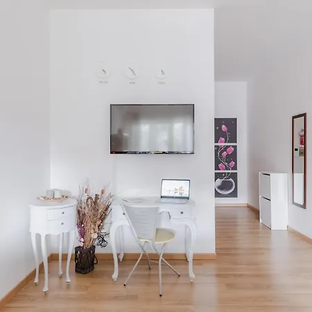 Pelizzi Apartment, 5 Persone, 2 Camere, Balcone, Cinecittà Appartamento Roma