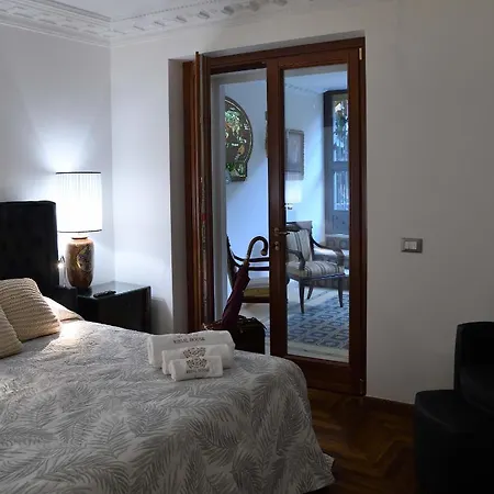 Regal House Capucci 6 Guest house Rome