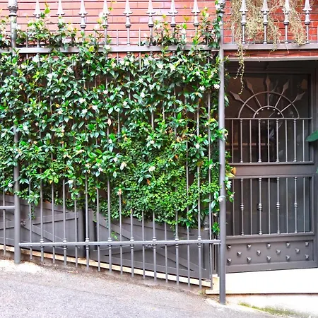 Regal House Capucci 6 * Rome