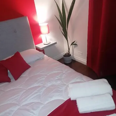 Shine House Penzion 3*