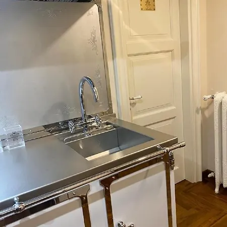 Regal House Capucci 6 Guest house