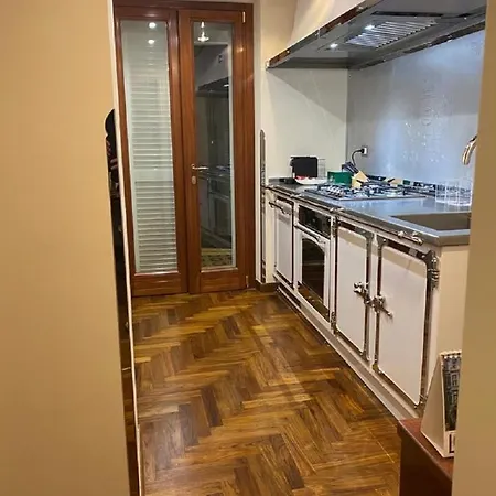 Guest house Regal House Capucci 6 Rome