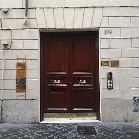 Frattina Ff Italian Konukevi Roma