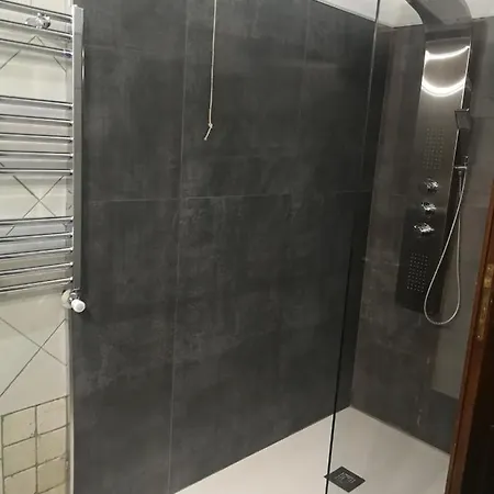 Magenta Luxury Fico Pensión 2*