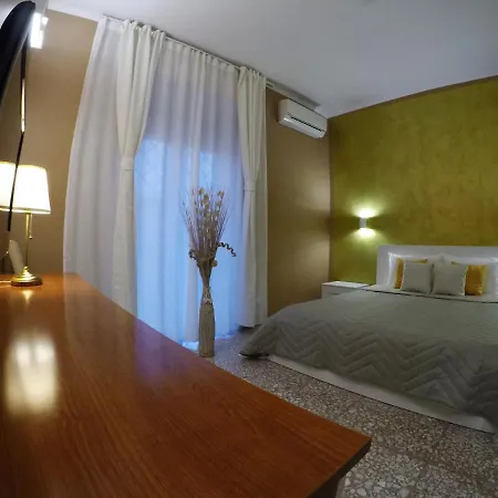 Apartment Holidays House Marconi Rome