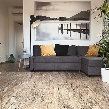 House Apartment *