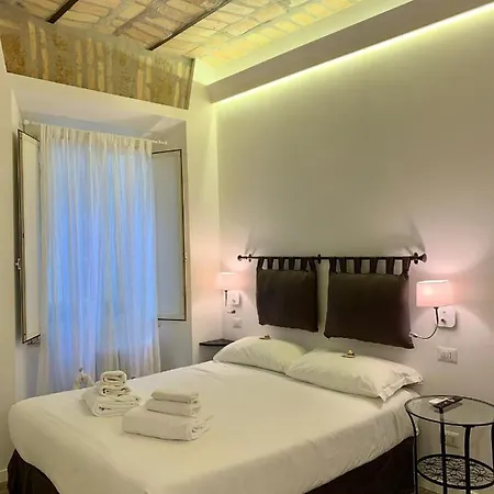 Luxury Near Colosseum 2*