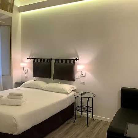 Luxury Near Colosseum 2* Rome