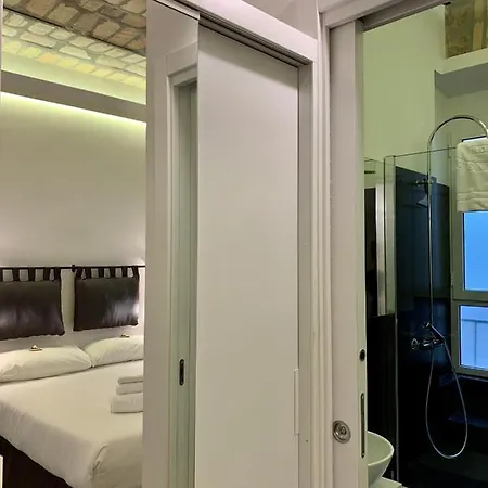 Guest house Luxury Near Colosseum Rome
