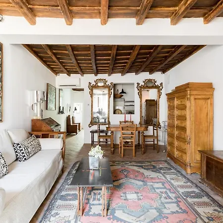 Classic And Chic In Trastevere * Rome