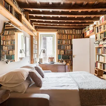 Classic And Chic In Trastevere Apartment *