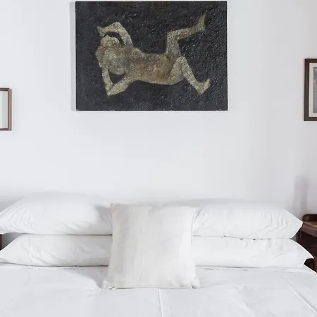 Classic And Chic In Trastevere *