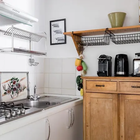 Classic And Chic In Trastevere Apartment *