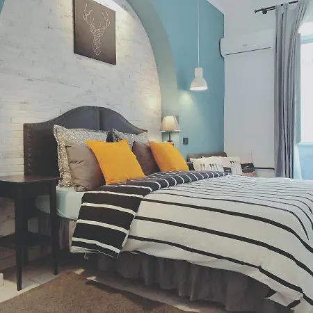 V House Homestay Rome