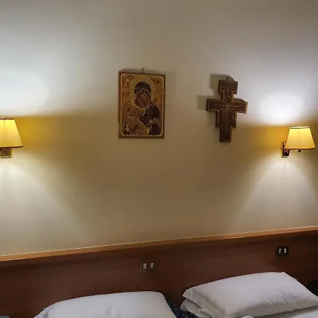 Suore Concezioniste Missionarie - Carmen Salles Bed & Breakfast Řím