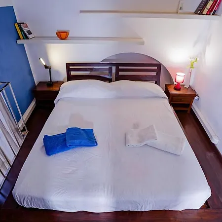 Center House Colosseo Apartment