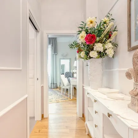 Luxury Stars In - Andromeda In Colosseum Apartment Rome