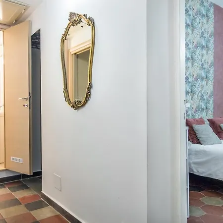 Flora Metro Vittorio Apartment *