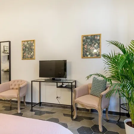 Apartment Flora Metro Vittorio