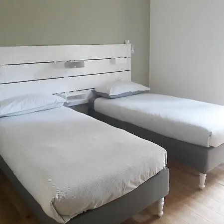 Modern, Spacious And Bright In Appartement