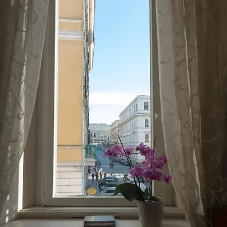 Luxury Apt With Colosseum View Apartment *