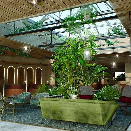 Doubletree By Hilton Monti מלון רומא