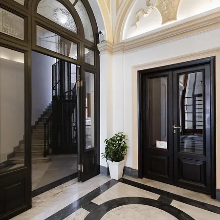 Trevi Fountain Deluxe - Your Italian Holidays