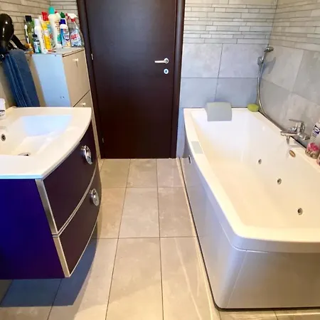 בית אירוח Gordiani House Internal Parking *