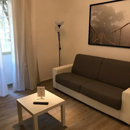 Domus Re Di Apartment