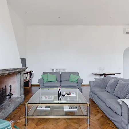 Elegante E Classico Attico Con Terrazzo Privato Vicino Al Vaticano Apartment Rome