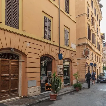 Piazza Navona Elegant Apartment