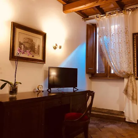 Castle Of Glamour Xvi Century Luxury Aparthotel Rome