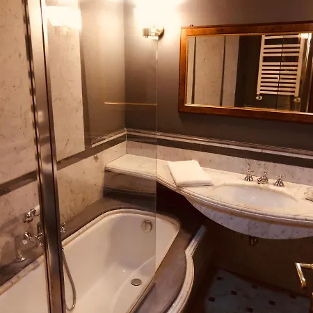Castle Of Glamour Xvi Century Luxury Aparthotel