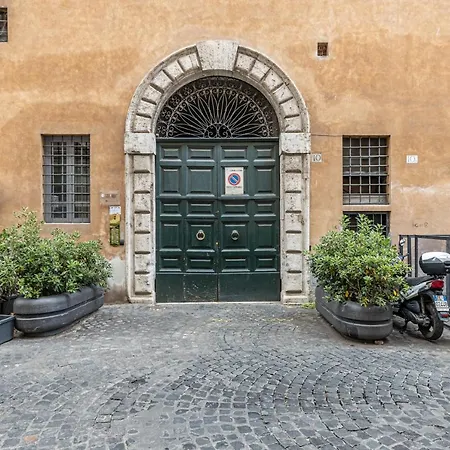 Roman Holiday For 6 By Piazza Navona