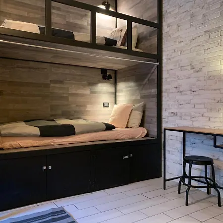 V House Homestay Rome