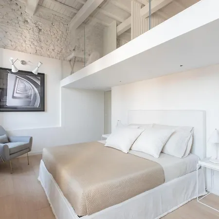 Iflat Hit In Trevi Apartment