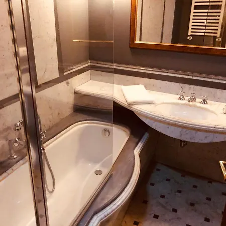 Aparthotel Castle Of Glamour Xvi Century Luxury Rome