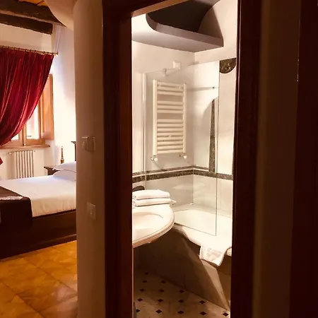 Castle Of Glamour Xvi Century Luxury Aparthotel