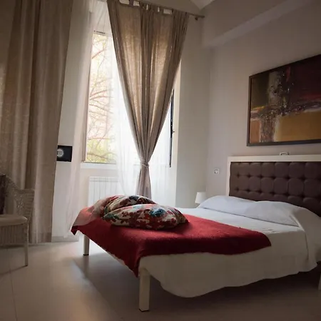 Beautiful And Spacious Next To Termini 10 Minutes From Coliseum Apartment Rome