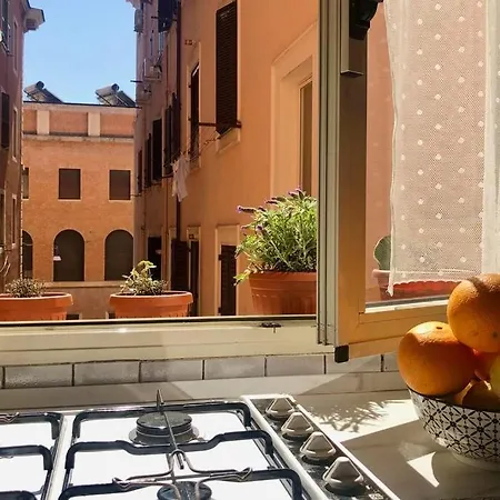 Vlad House, Close The Colosseum Apartment