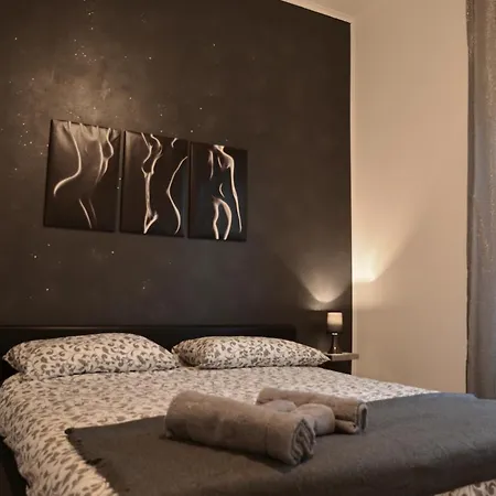 Sunny Sexy Grey & Cool Blue Apartment *