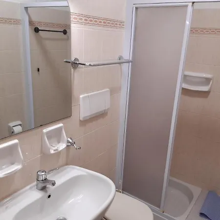 Bed & Breakfast Suore Concezioniste Missionarie - Carmen Salles Rome