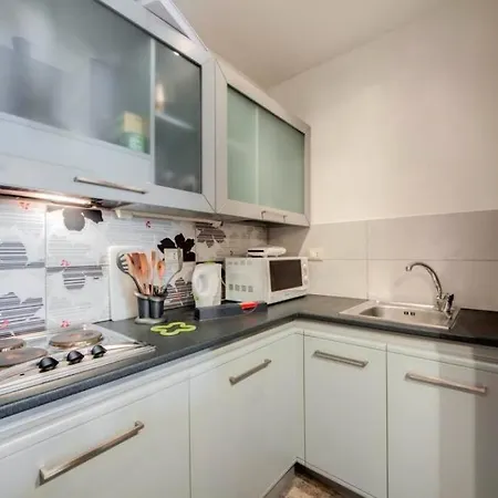 5 Scole Guest house