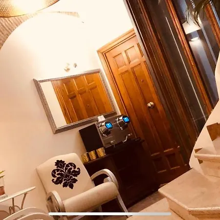 Castle Of Glamour Xvi Century Luxury Aparthotel Rome