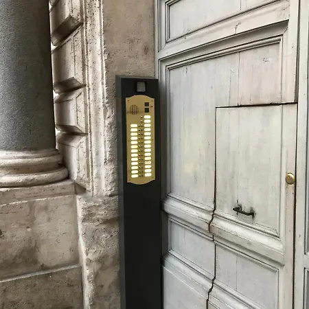 Navona Loft-robi