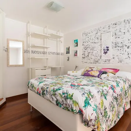 The Splendor Pantheon Area Apartment