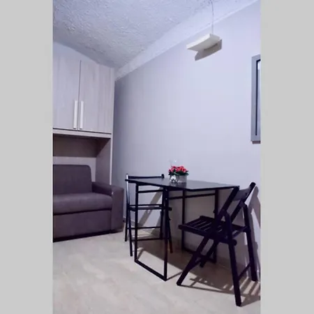 Apartment Pettinari Court Rome