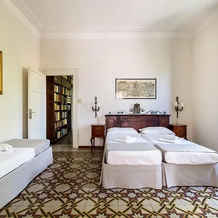 Trastevere Deco Rome