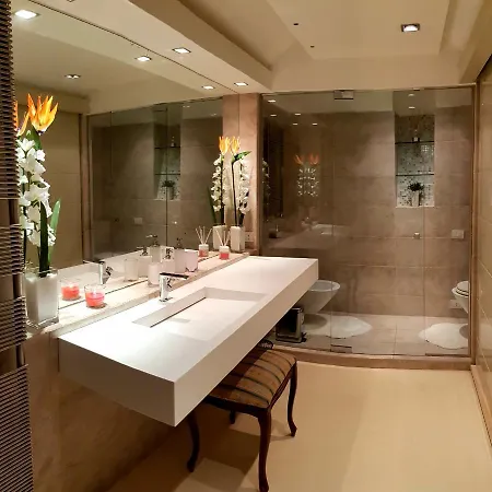 Giulia's Luxury Trevi Apartment
