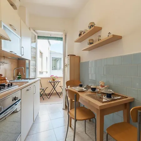 San Giovanni With Balcony Appartamento Roma